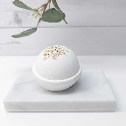 Oatmeal Milk Honey bath bomb perfect for dry skin, Gentle on all skin